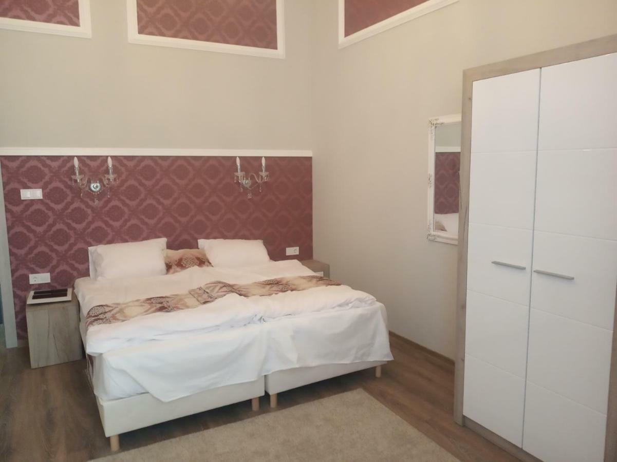 Bed and Breakfast Kakukk Panzio Nyírbátor Zewnętrze zdjęcie