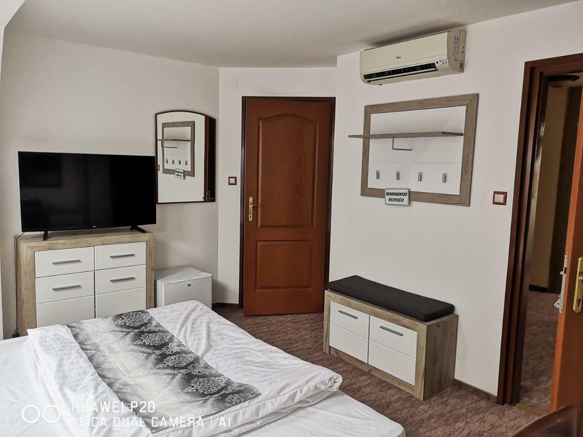 Bed and Breakfast Kakukk Panzio Nyírbátor Zewnętrze zdjęcie